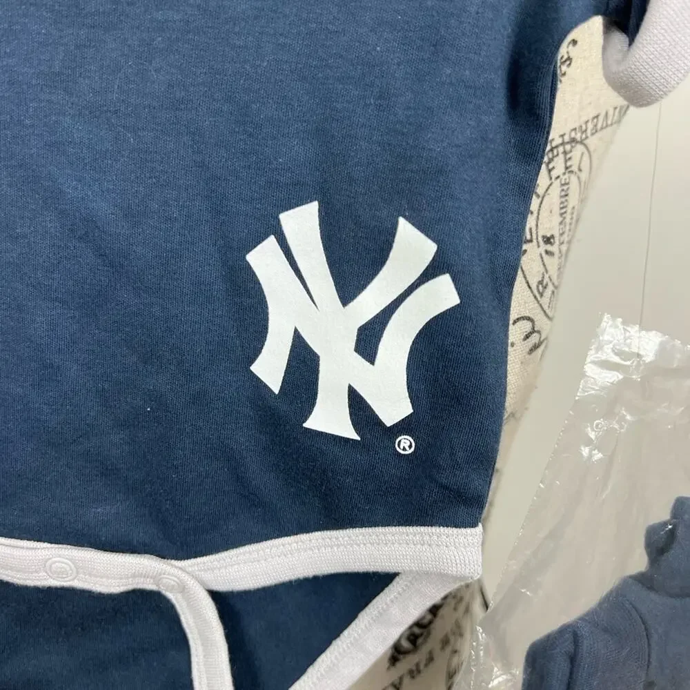 NWT Adidas New York Yankees 3/6 months onesie with matching socks
